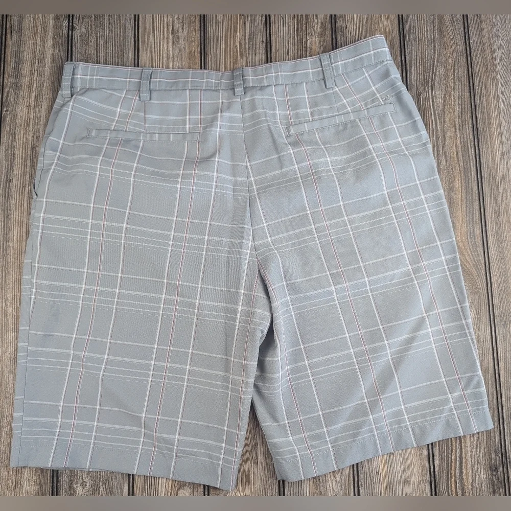 Izod Golf Shorts Size 38 Gray Red Stripe - Picture 2 of 8